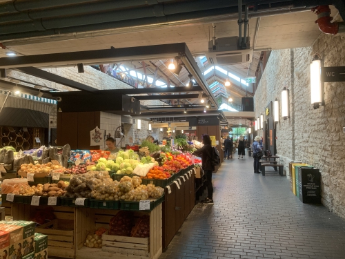 Gegenber diese schicke Markthalle